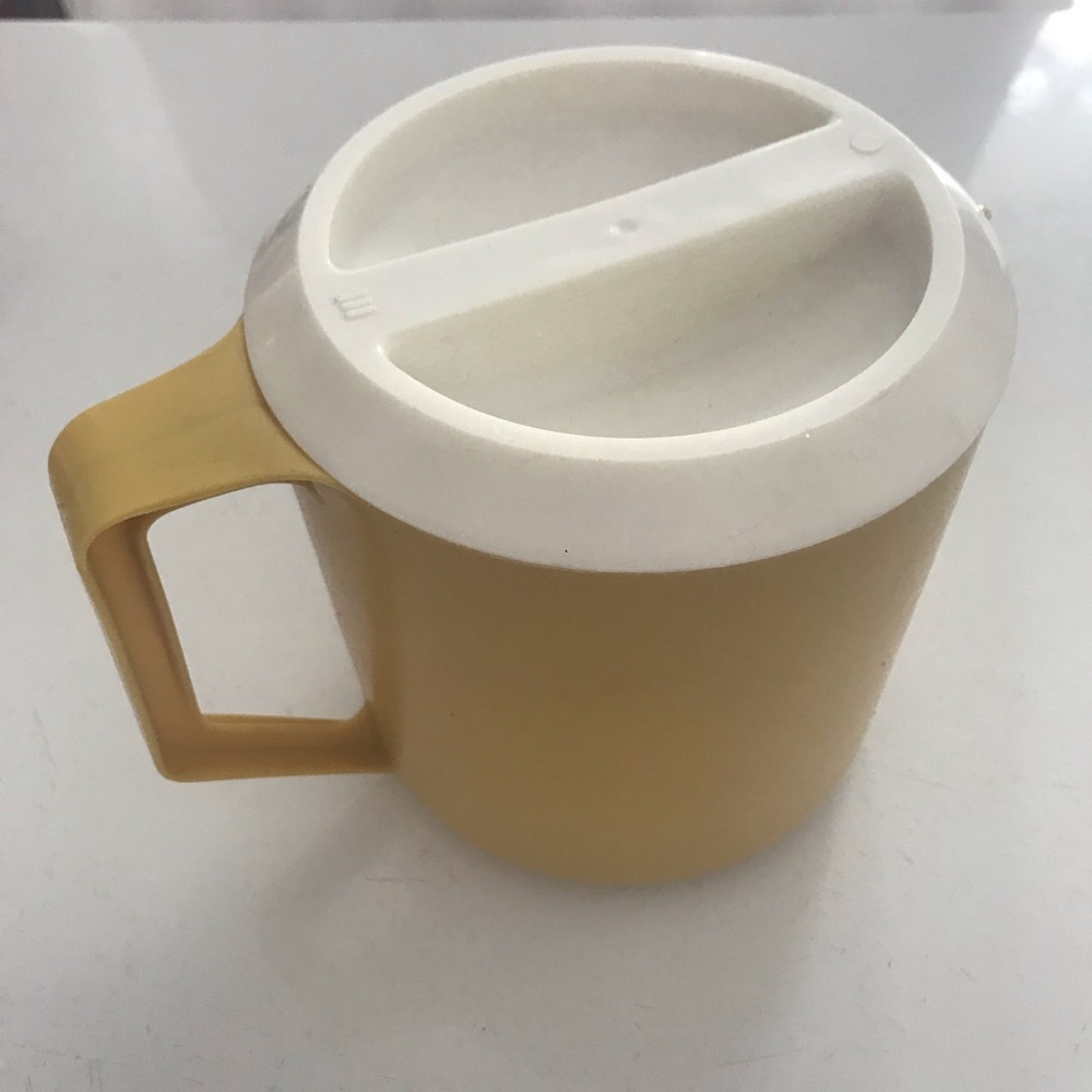 Rubbermaid Pitcher - Picture 2 of 5